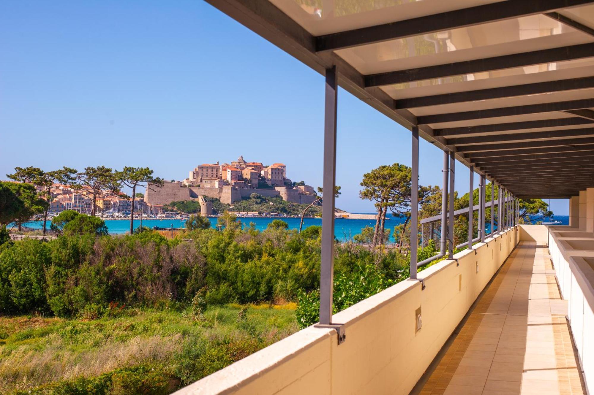 Calvi Hotel Екстериор снимка