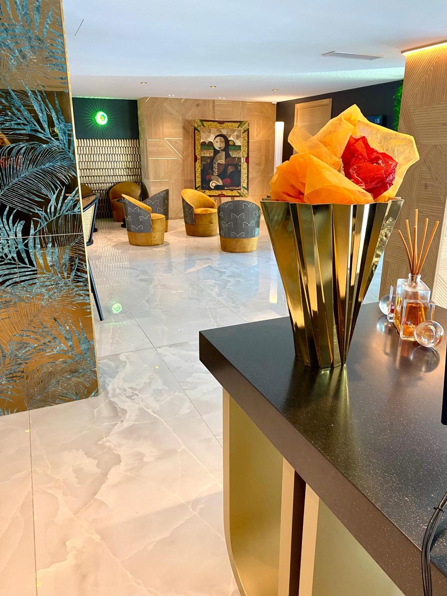 Calvi Hotel Екстериор снимка