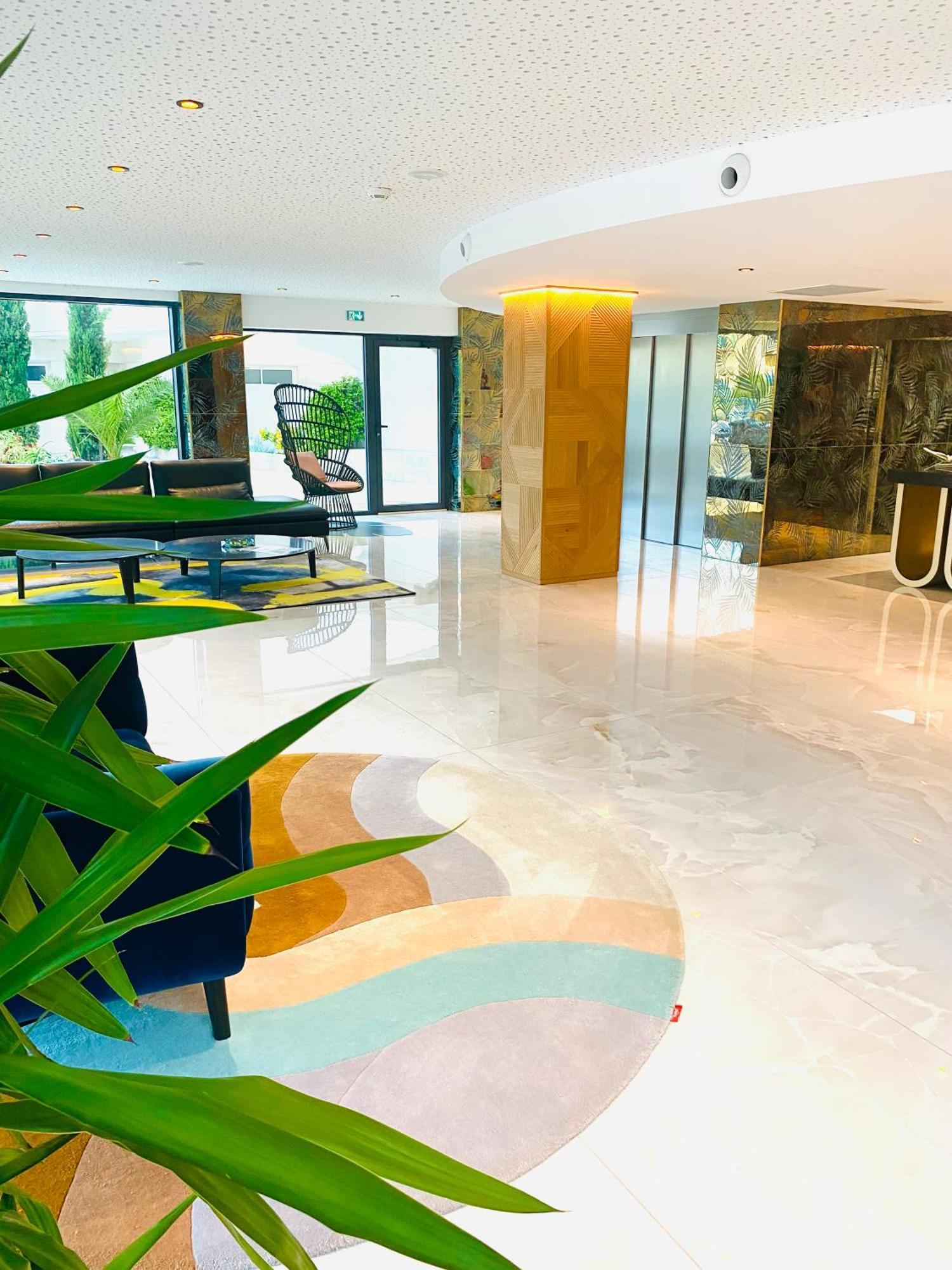 Calvi Hotel Екстериор снимка
