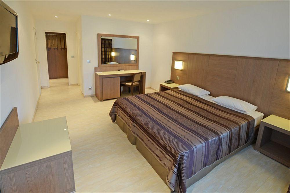 Calvi Hotel Екстериор снимка
