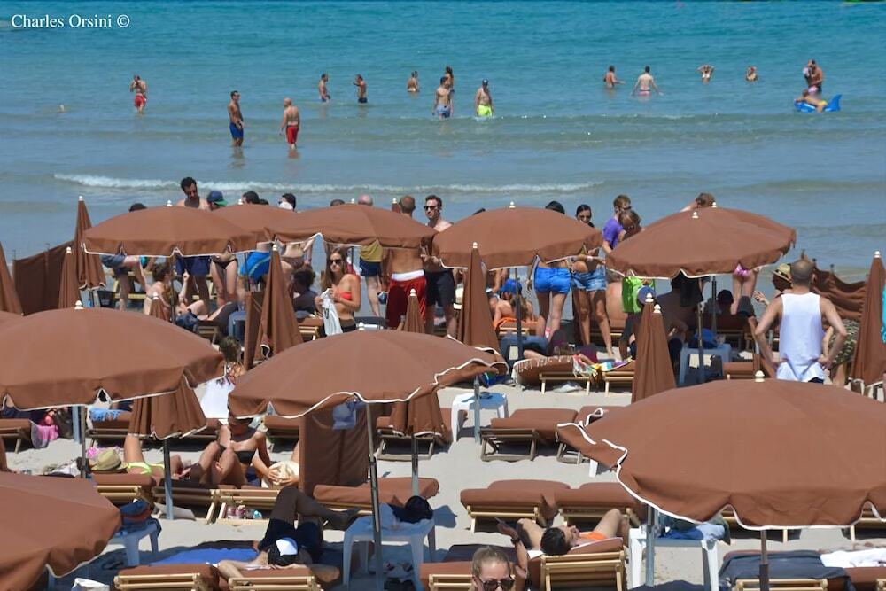 Calvi Hotel Екстериор снимка
